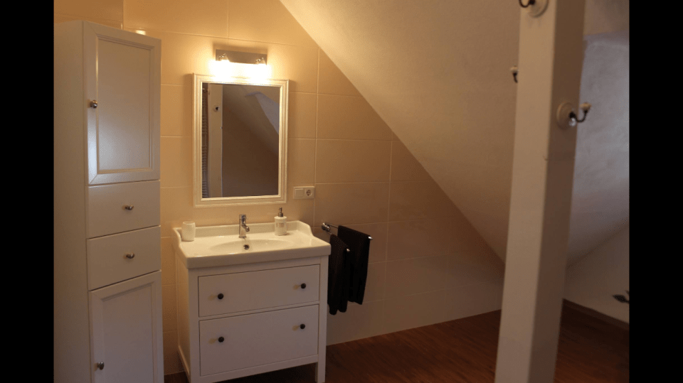 42C892AA-0A6A-448A-A8A0-517DBC0B6DD4